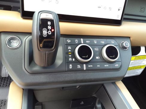 Used 2025 Land Rover Defender 110 S image 20