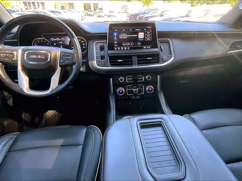 Used 2021 GMC Yukon SLT w/ SLT Premium Package AWD/4WD image 16