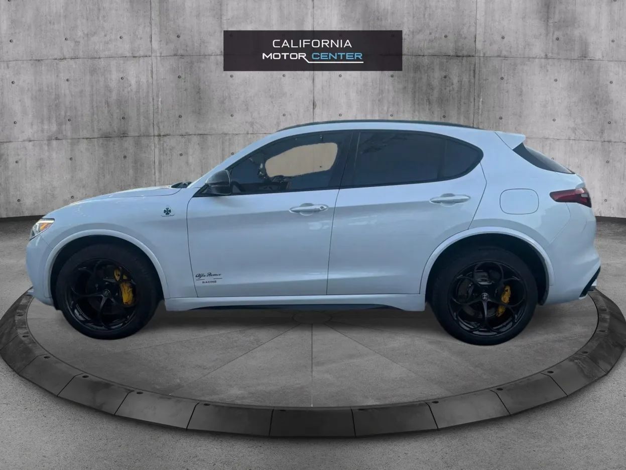 Used 2018 Alfa Romeo Stelvio Quadrifoglio w/ Driver Assist Dynamic Package AWD/4WD image 8