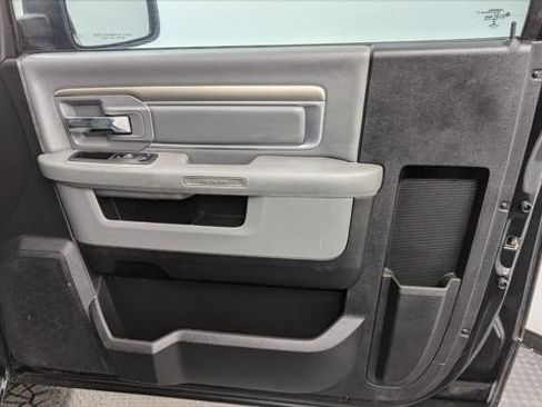 Used 2014 RAM 1500 Express image 17
