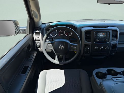 Used 2019 RAM 1500 Express w/ Express Value Package AWD/4WD image 7
