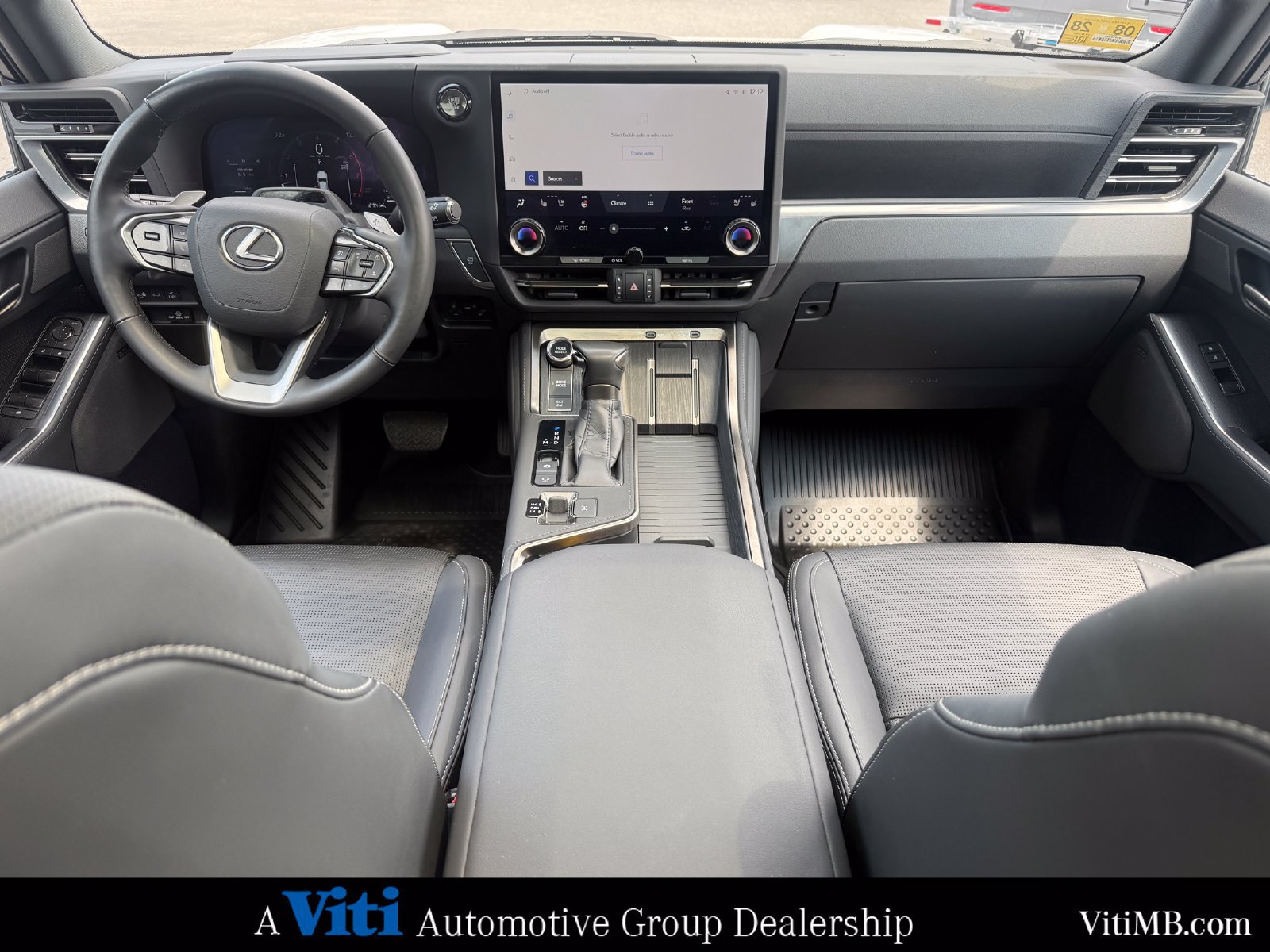 Used 2024 Lexus GX 550 w/ Accessory Package (2T) AWD/4WD image 2