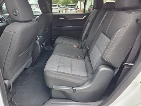 Used 2025 GMC Acadia Elevation FWD image 6