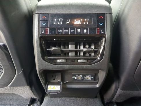 Used 2023 Jeep Grand Cherokee Summit w/ Advanced Protech Group IV AWD/4WD image 17