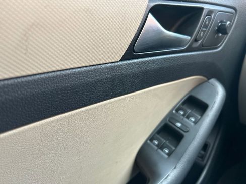 Used 2012 Volkswagen Jetta SE image 11