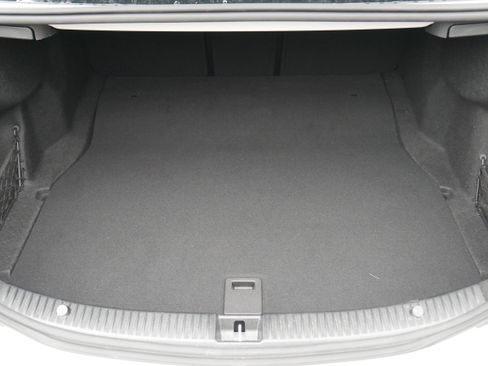 Used 2018 Mercedes-Benz C 300 4MATIC Sedan image 6