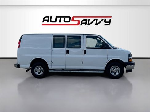 Used 2024 Chevrolet Express 2500 Work Van w/ Driver Convenience Package image 8