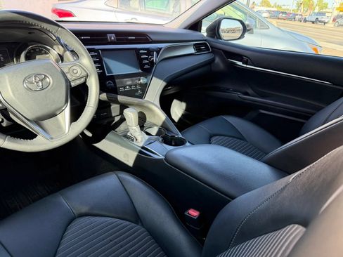 Used 2019 Toyota Camry SE FWD image 7