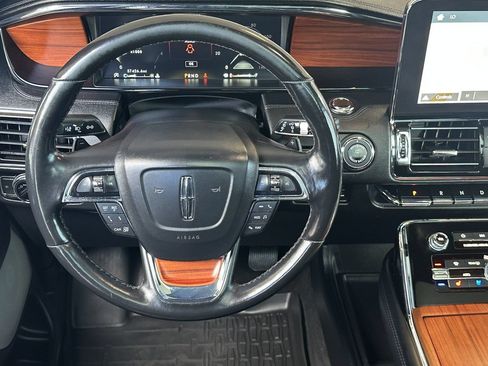 Used 2019 Lincoln Navigator Reserve AWD/4WD image 10
