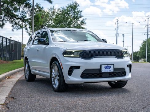 Used 2024 Dodge Durango GT AWD/4WD image 3