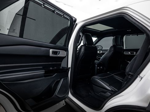 Used 2022 Ford Explorer ST w/ Equipment Group 401A image 17