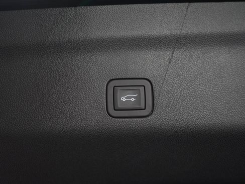 Used 2026 GMC Yukon XL AT4 Ultimate AWD/4WD image 11