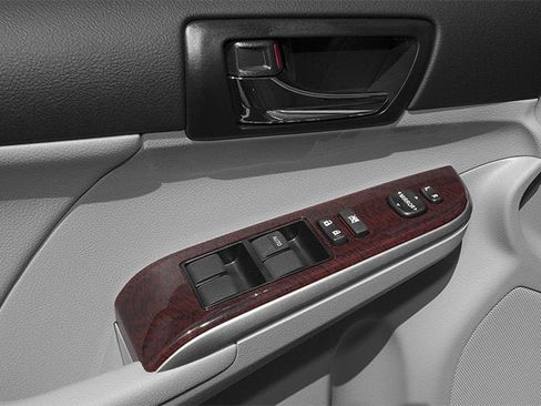 Used 2013 Toyota Camry XLE w/ Leather Pkg image 17