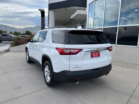 Used 2021 Chevrolet Traverse LT AWD/4WD image 4
