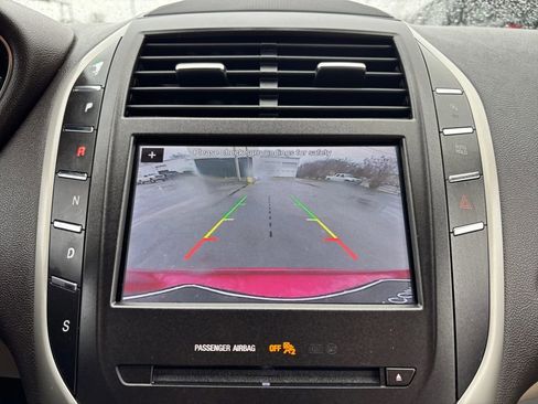 Used 2019 Lincoln MKC Premiere image 26