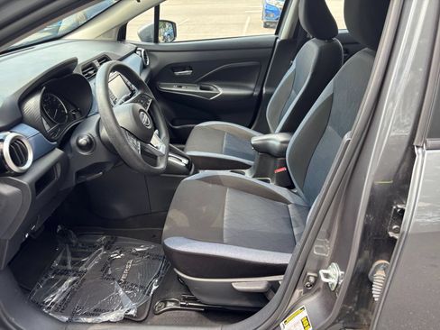 Used 2025 Nissan Versa SV FWD image 25
