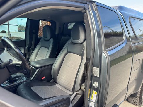 Used 2017 Chevrolet Colorado Z71 image 17