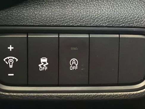 Used 2025 Kia Soul LX w/ LX Technology Package FWD image 27