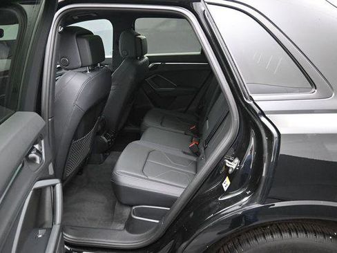 Certified 2025 Audi Q3 2.0T Premium w/ Convenience Package AWD/4WD image 30