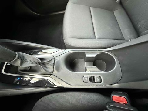 Used 2025 Toyota Corolla LE FWD image 54