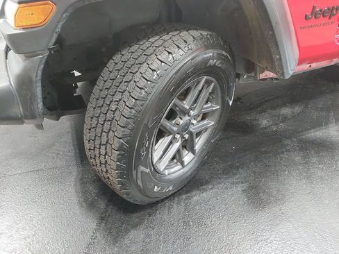 Used 2025 Jeep Wrangler Unlimited Sport AWD/4WD image 31