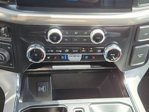 Used 2024 Ford F150 Lariat AWD/4WD image 11
