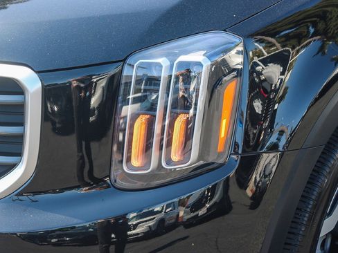 Used 2025 Kia Telluride S AWD/4WD image 5