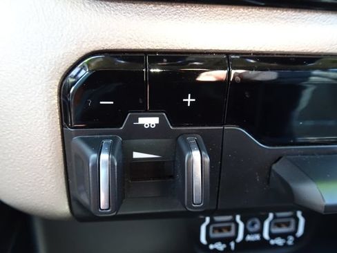 Used 2020 RAM 1500 Laramie AWD/4WD image 23