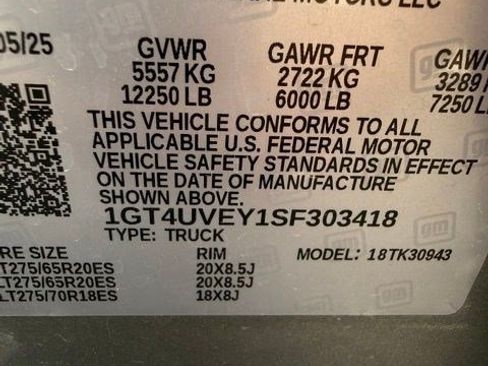 Used 2025 GMC Sierra 3500 AT4 w/ Technology Package AWD/4WD image 11