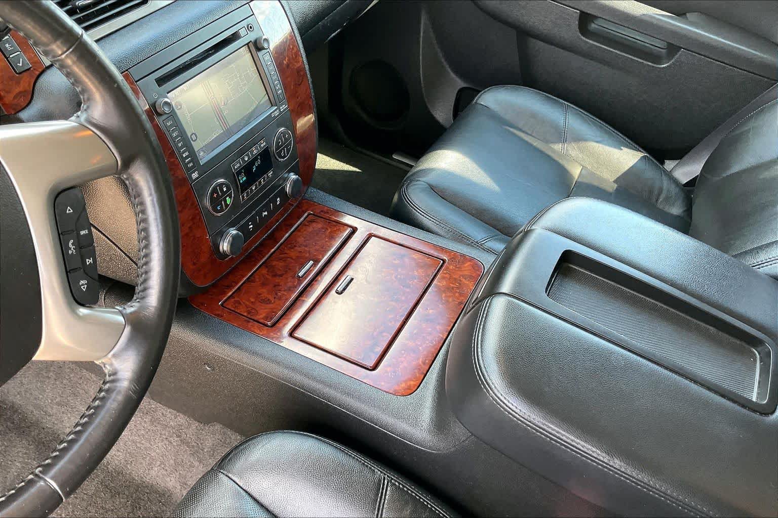 Used 2013 Chevrolet Tahoe LTZ AWD/4WD image 15
