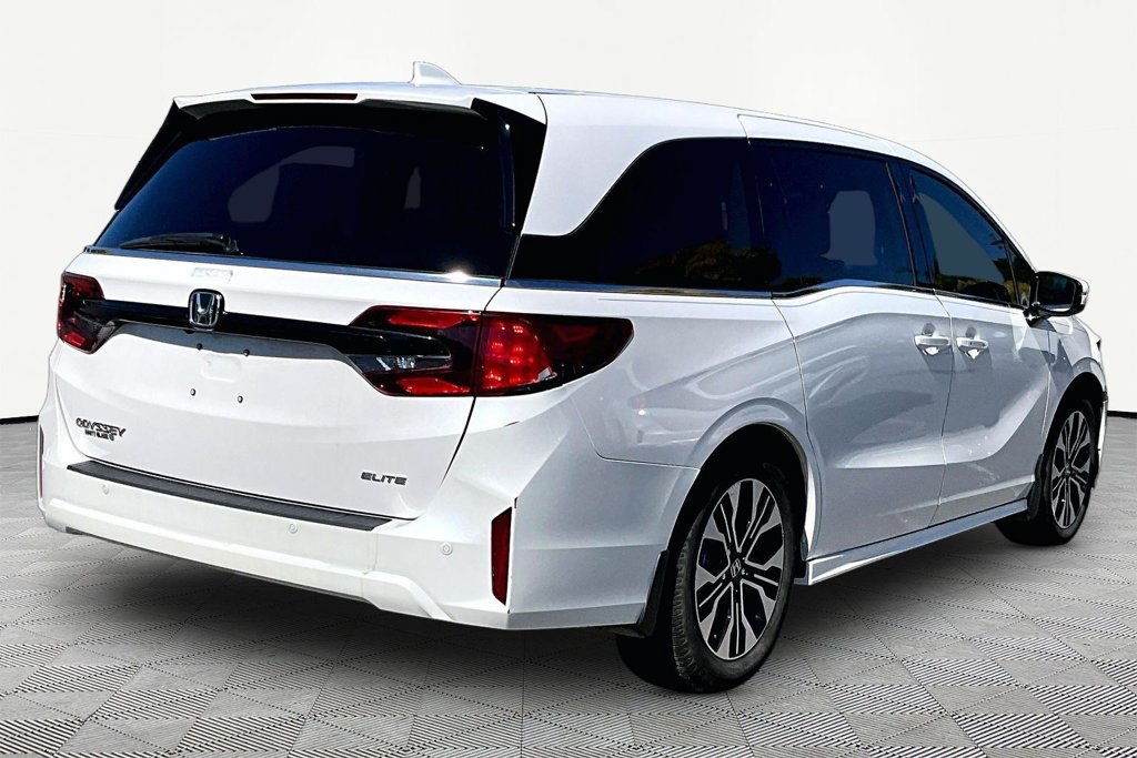 Used 2025 Honda Odyssey Elite image 6