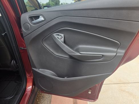 Used 2015 Ford Escape SE w/ Equipment Group 201A AWD/4WD image 25