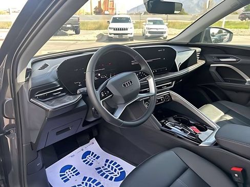 Certified 2025 Audi Q5 Premium w/ Convenience Package AWD/4WD image 19