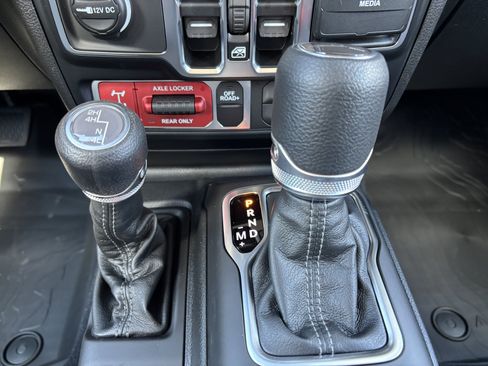 New 2026 Jeep Gladiator Sport AWD/4WD image 12
