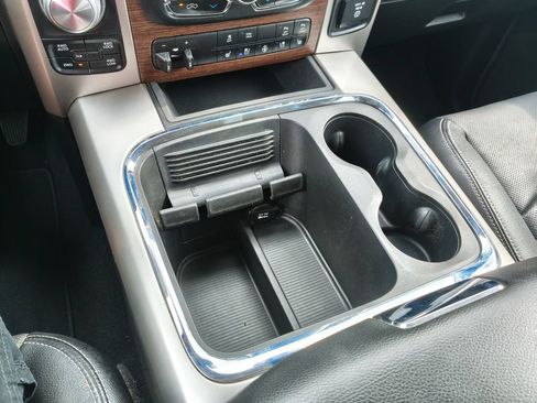 Used 2016 RAM 1500 Laramie w/ Convenience Group AWD/4WD image 30