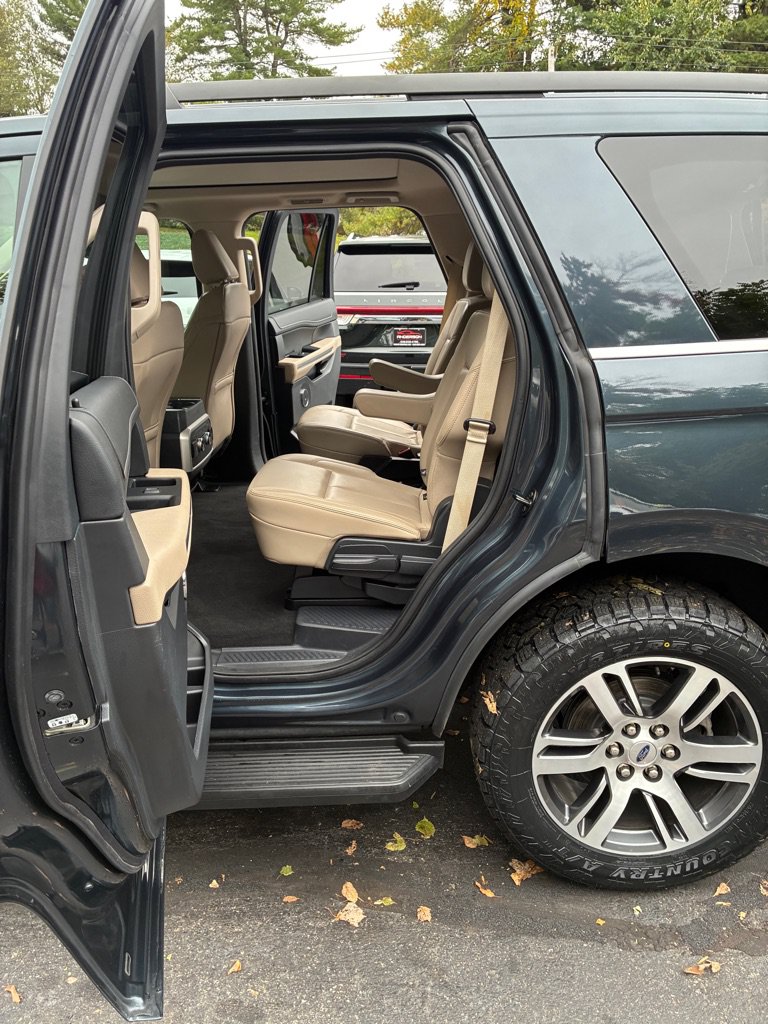 Used 2024 Ford Expedition XLT AWD/4WD image 23