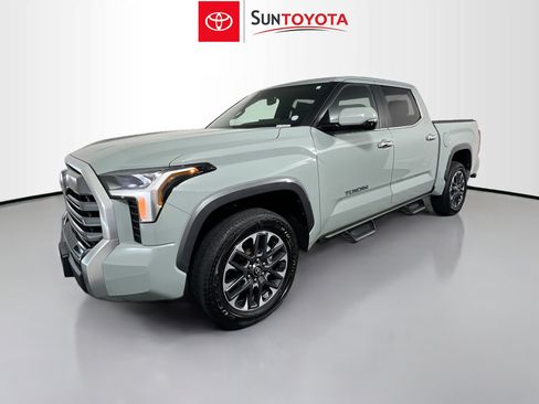 Used 2025 Toyota Tundra Limited AWD/4WD image 7