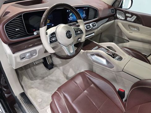 Used 2023 Mercedes-Benz Maybach GLS 600 4MATIC image 7