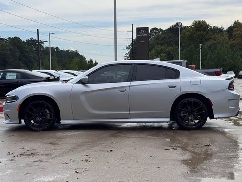 Used 2022 Dodge Charger R/T w/ Plus Group RWD image 11