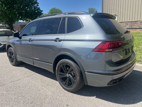 Used 2024 Volkswagen Tiguan SE R-Line AWD/4WD image 7