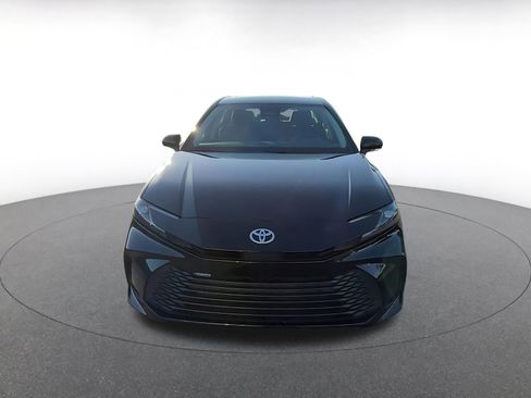 Used 2025 Toyota Camry LE image 4