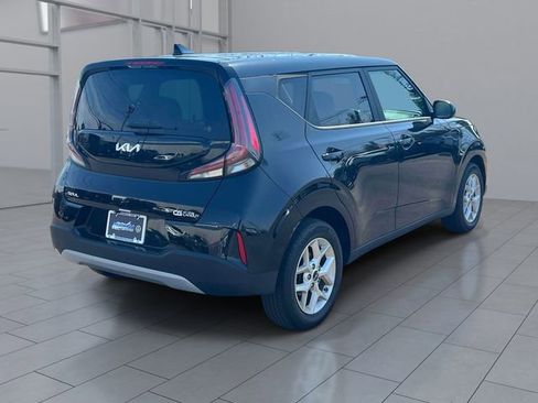 Used 2023 Kia Soul LX w/ LX Technology Package image 6