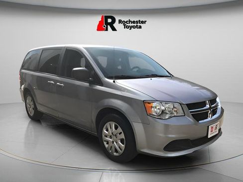 Used 2018 Dodge Grand Caravan SE image 1