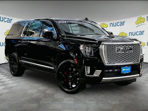 Used 2024 GMC Yukon XL Denali w/ Advanced Technology Package AWD/4WD image 1