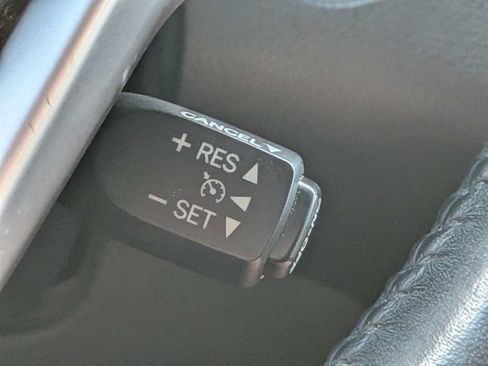 Used 2017 Toyota Sienna Limited FWD image 35