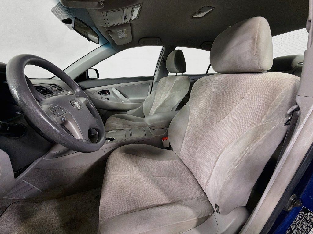 Used 2010 Toyota Camry LE FWD image 12
