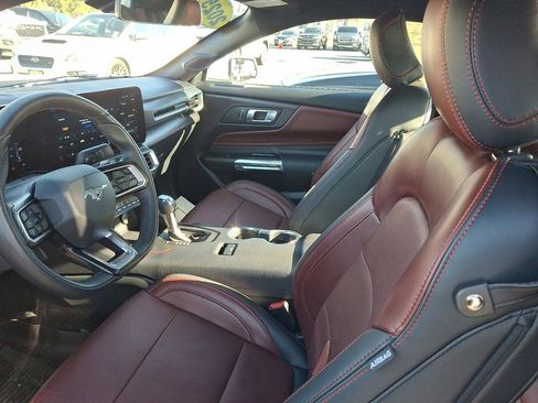 Used 2025 Ford Mustang GT Premium image 22
