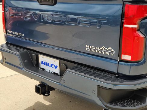 New 2026 Chevrolet Silverado 2500 High Country w/ High Country Premium Package AWD/4WD image 4