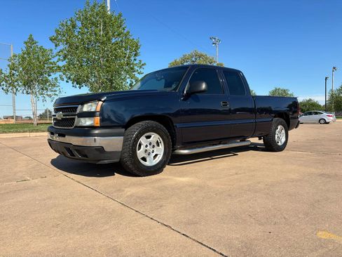 Used 2007 Chevrolet Silverado 1500 W/T image 2