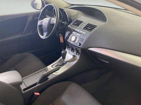 Used 2011 MAZDA MAZDA3 i Touring FWD image 29